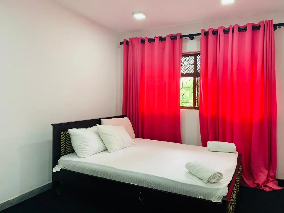 Heaven Breeze Otel Kandy 0*,